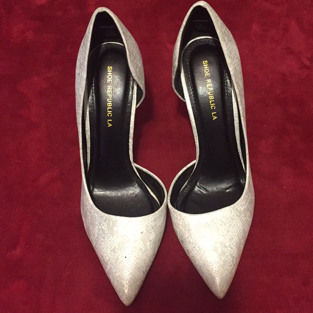 Shoe Republic LA Pumps SIZE 8 1/2.